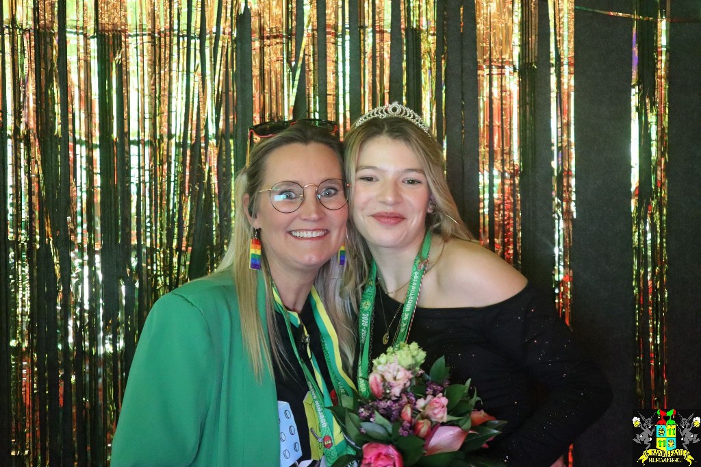 ../Images/Jeugd Opwarmbal Photobooth 375.jpg